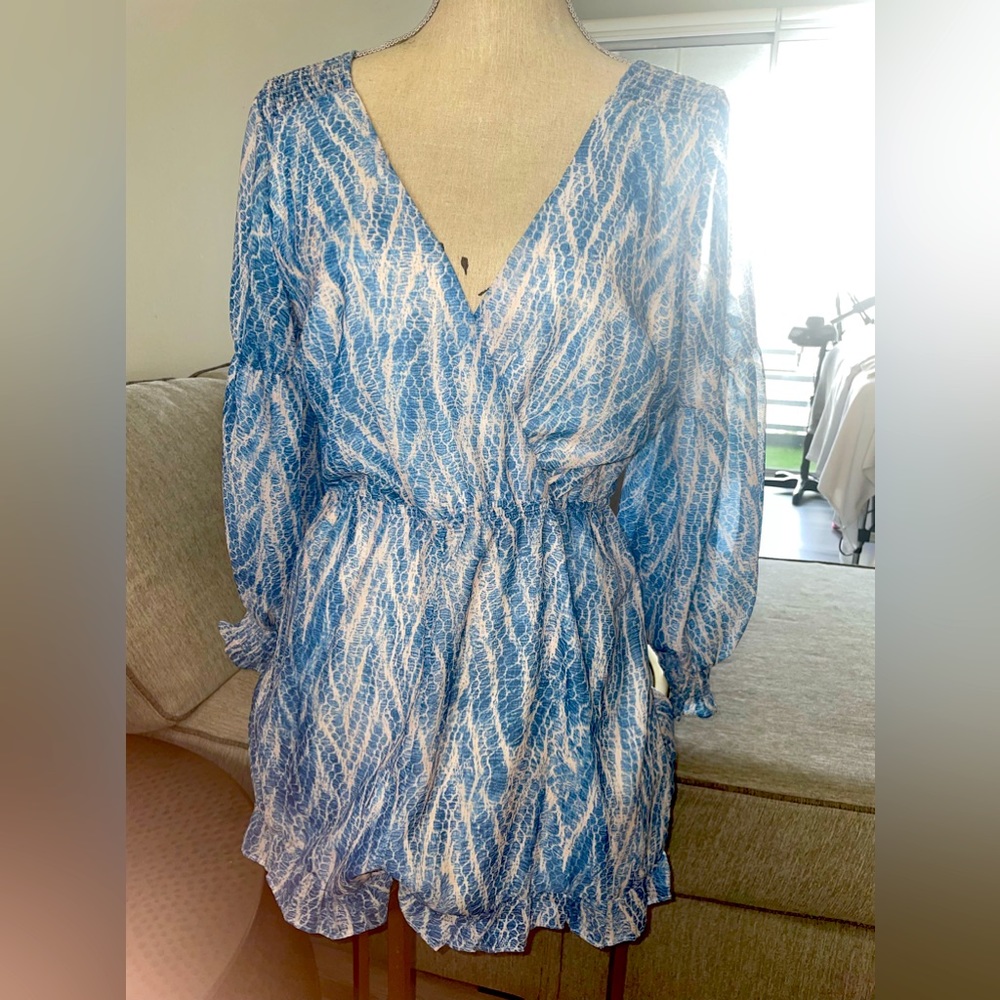 Sabrak Boutique cute blue and white romper with zipper flowey chiffon Material
